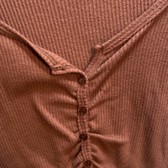 Long sleeve button tee - Picture 2 of 5